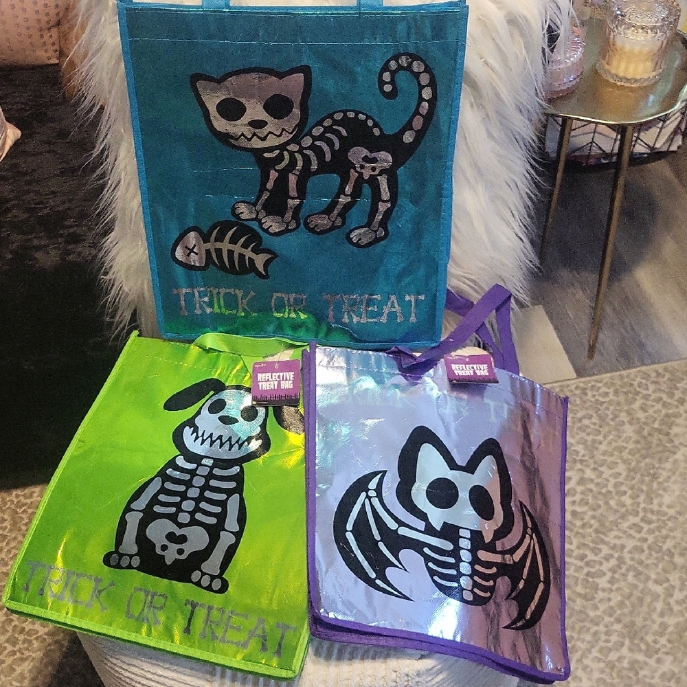 🦴NEW! Halloween Skeleton, Cat, Dog Reflective Trick Or Treat Tote Bags Set Of 3